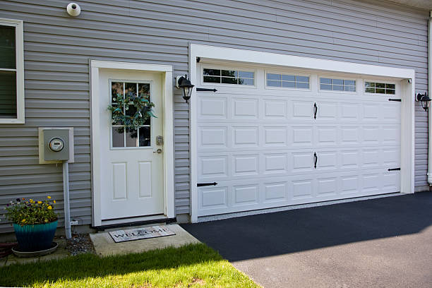 24/7 Emergency Garage Door Panel Replacement experts in Coldstream, OH